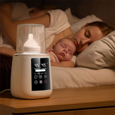 Maman et bebe chauffe biberon Bibeheat sur la table