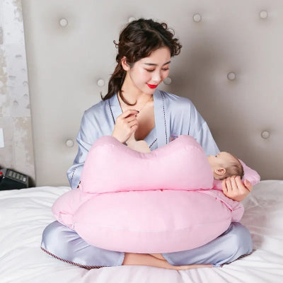 Maman portant bebe coussin allaitement Bubrace